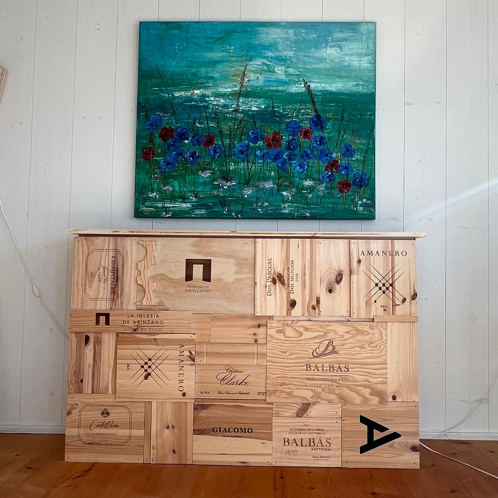 Premium TV-Möbel mit eingebauten TV-Lift und echten Weinkisten - Designer Fernsehmöbel Flexwood