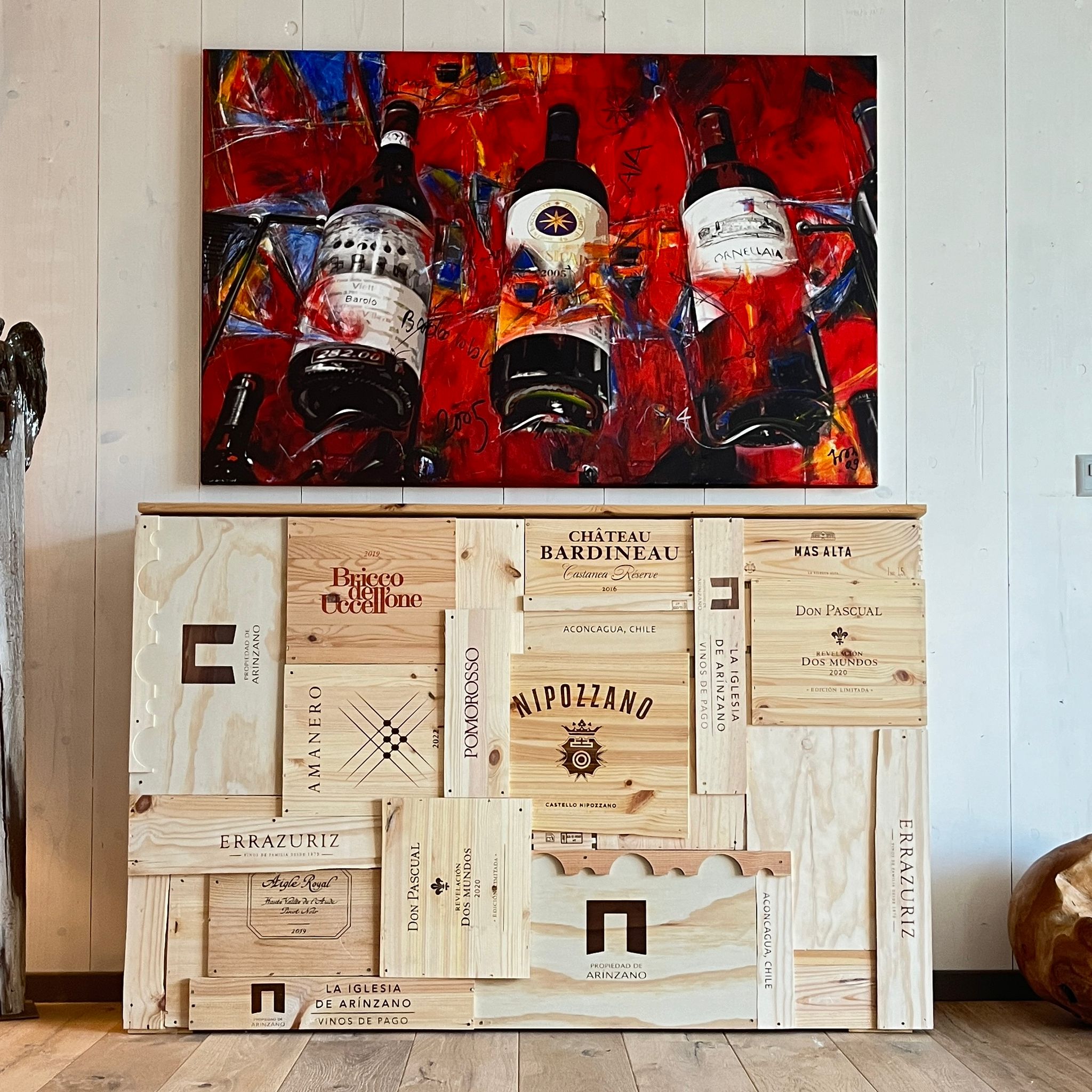 Premium TV-Möbel mit eingebauten TV-Lift und echten Weinkisten - Designer Fernsehmöbel Flexwood